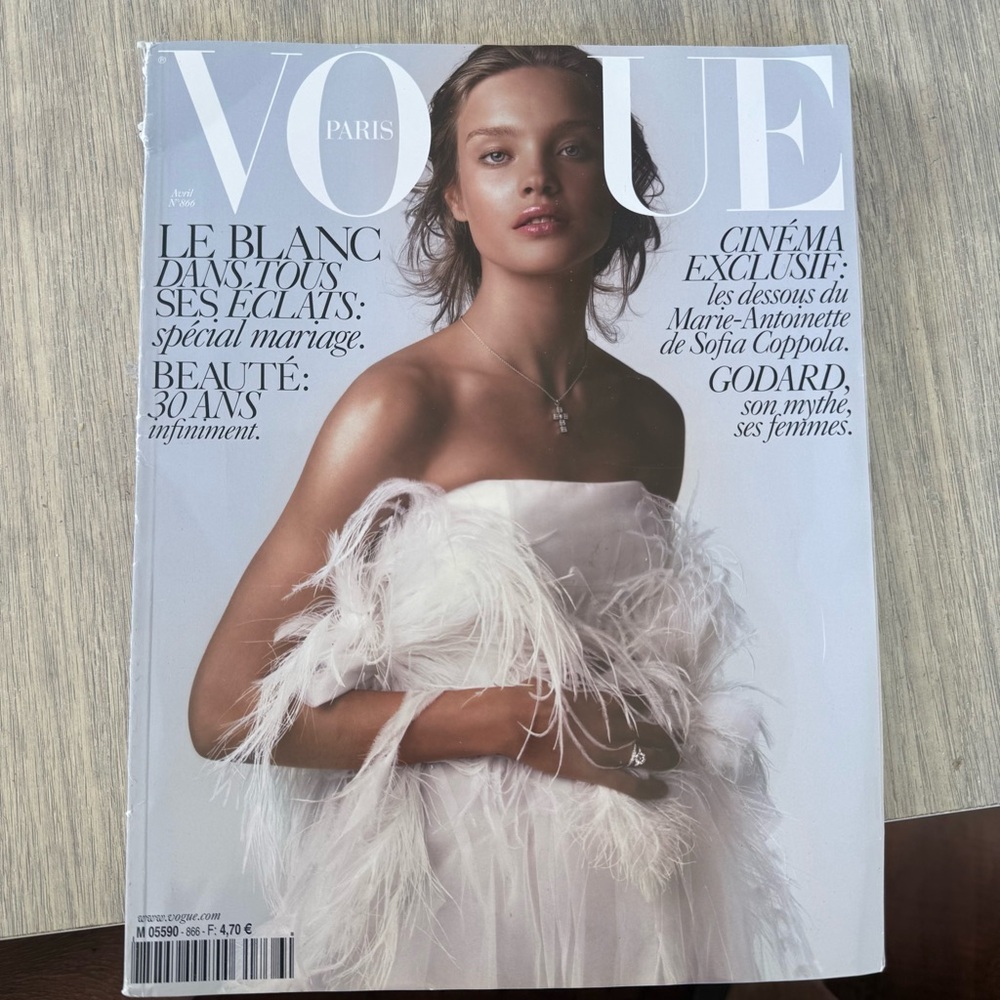 VOGUE Paris magazine 866 April 2006